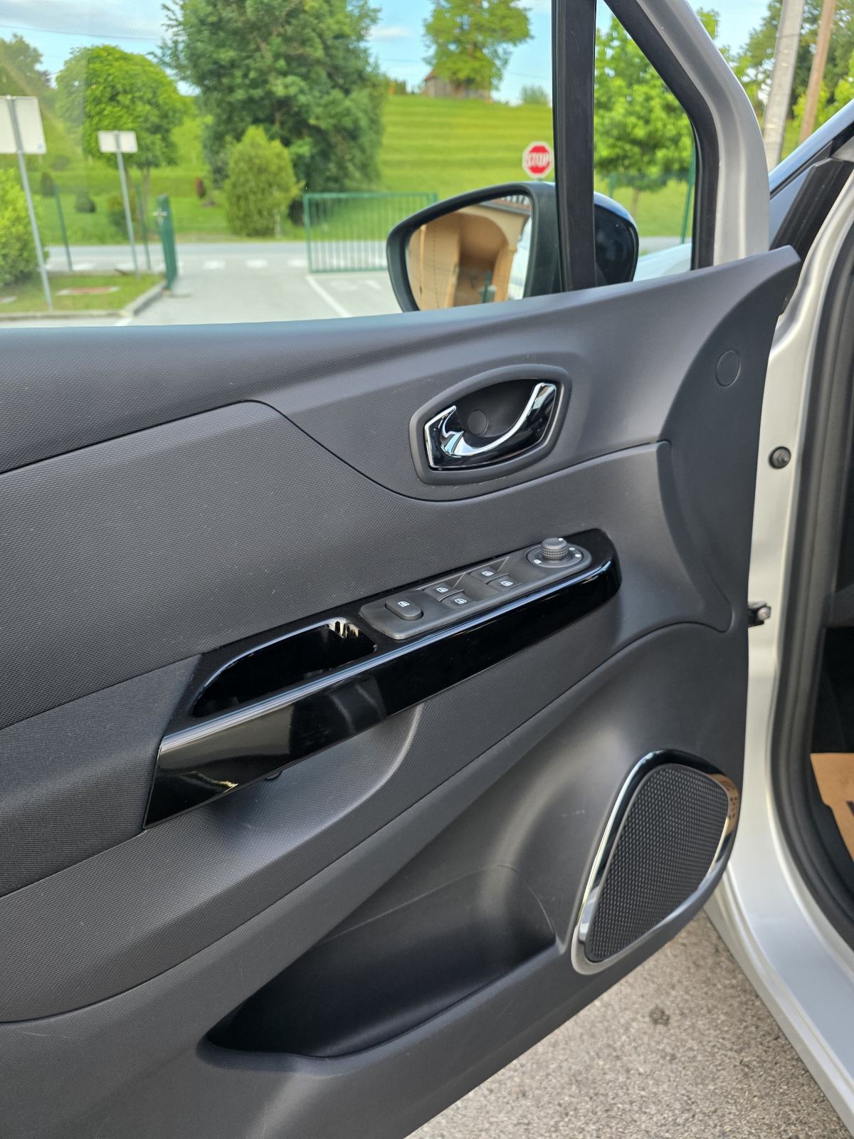 Renault Captur TCe 90, fotografija 11
