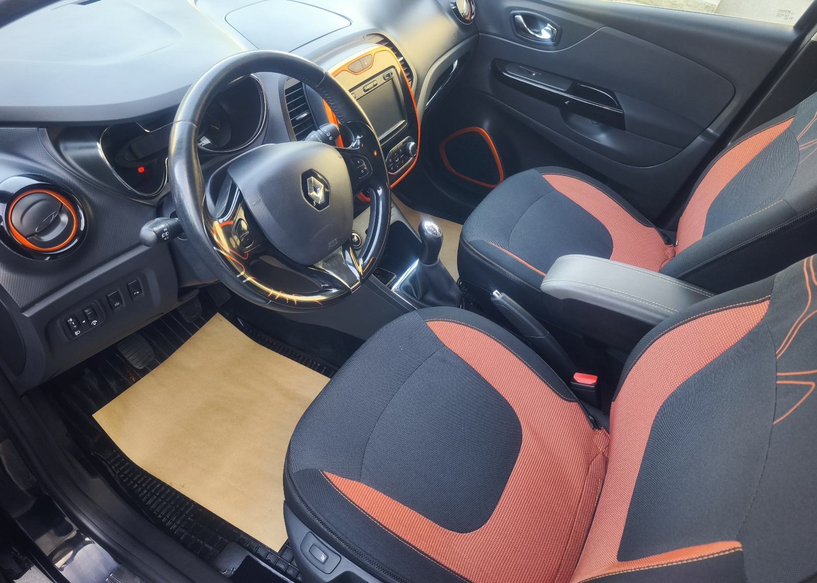 ⭐Renault Captur TCe Helly Hansen 126.600km Veliki servis! Reg.07/27⭐, fotografija 9