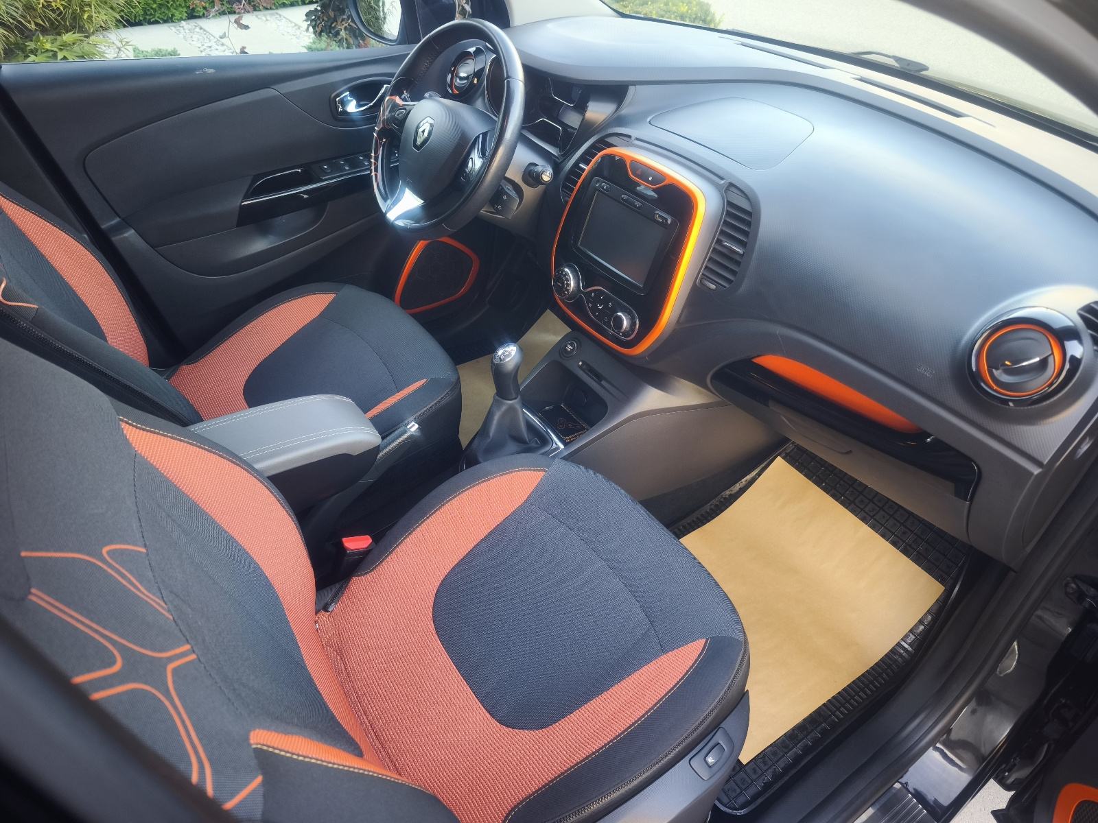 ⭐Renault Captur TCe Helly Hansen 126.600km Veliki servis! Reg.07/27⭐, fotografija 10