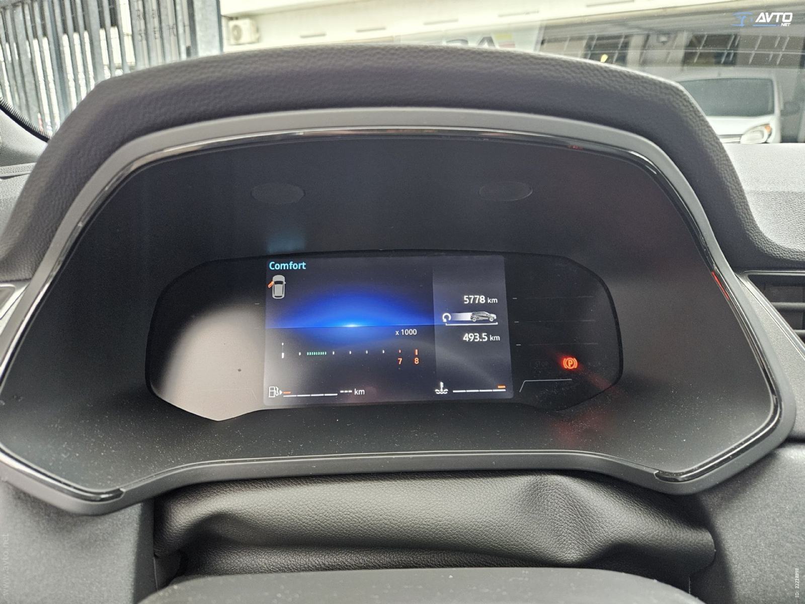 Renault Captur TCe 90 techno 5700 km, fotografija 9