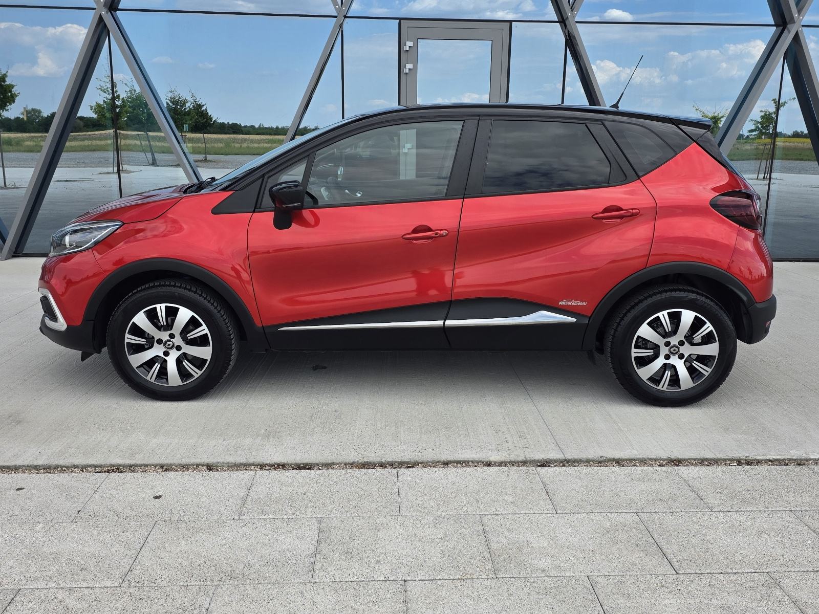 Renault Captur TCe ALU,NAVI,PARK SENZORI,108 T.K.M, fotografija 3