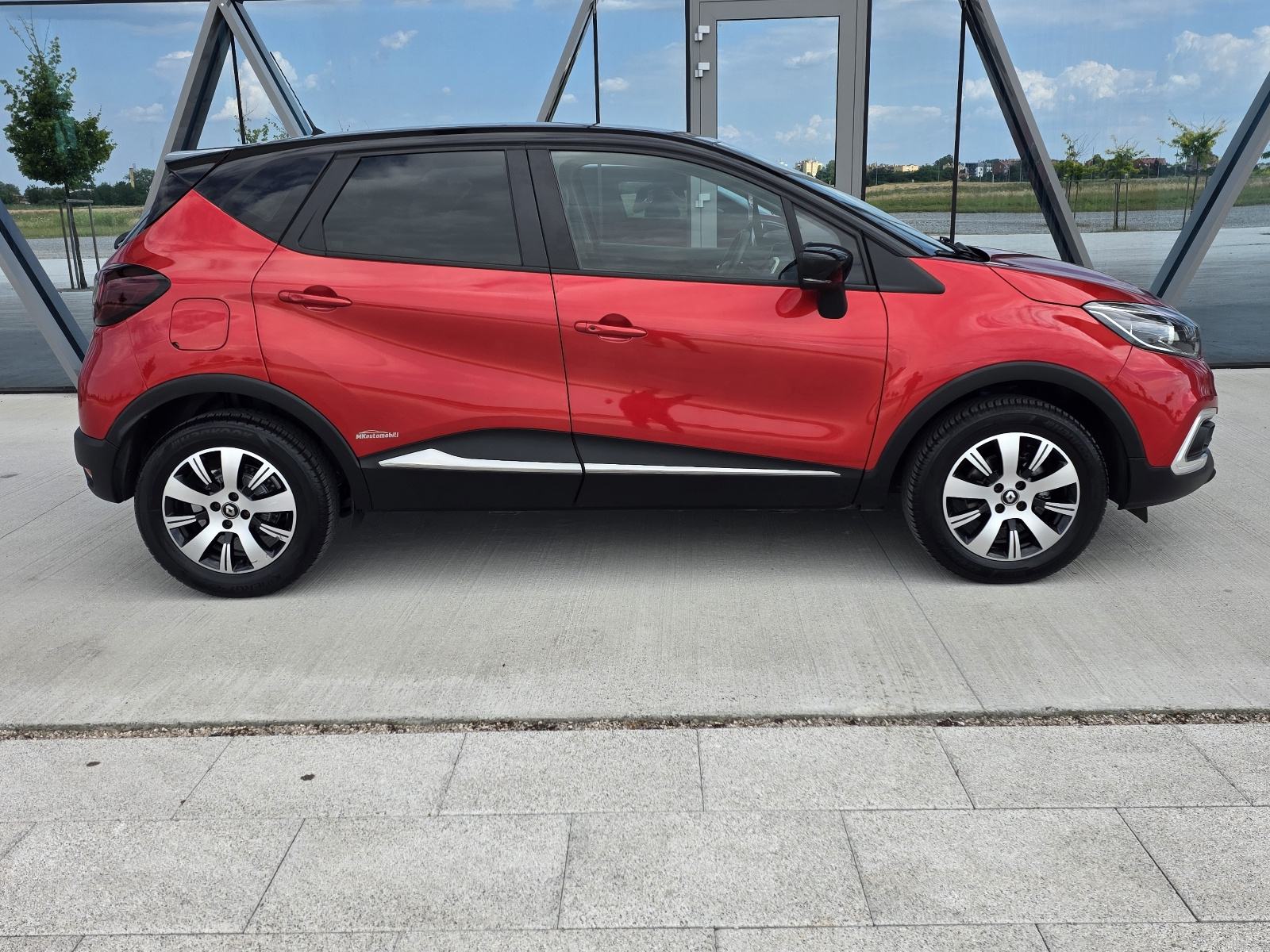 Renault Captur TCe ALU,NAVI,PARK SENZORI,108 T.K.M, fotografija 7