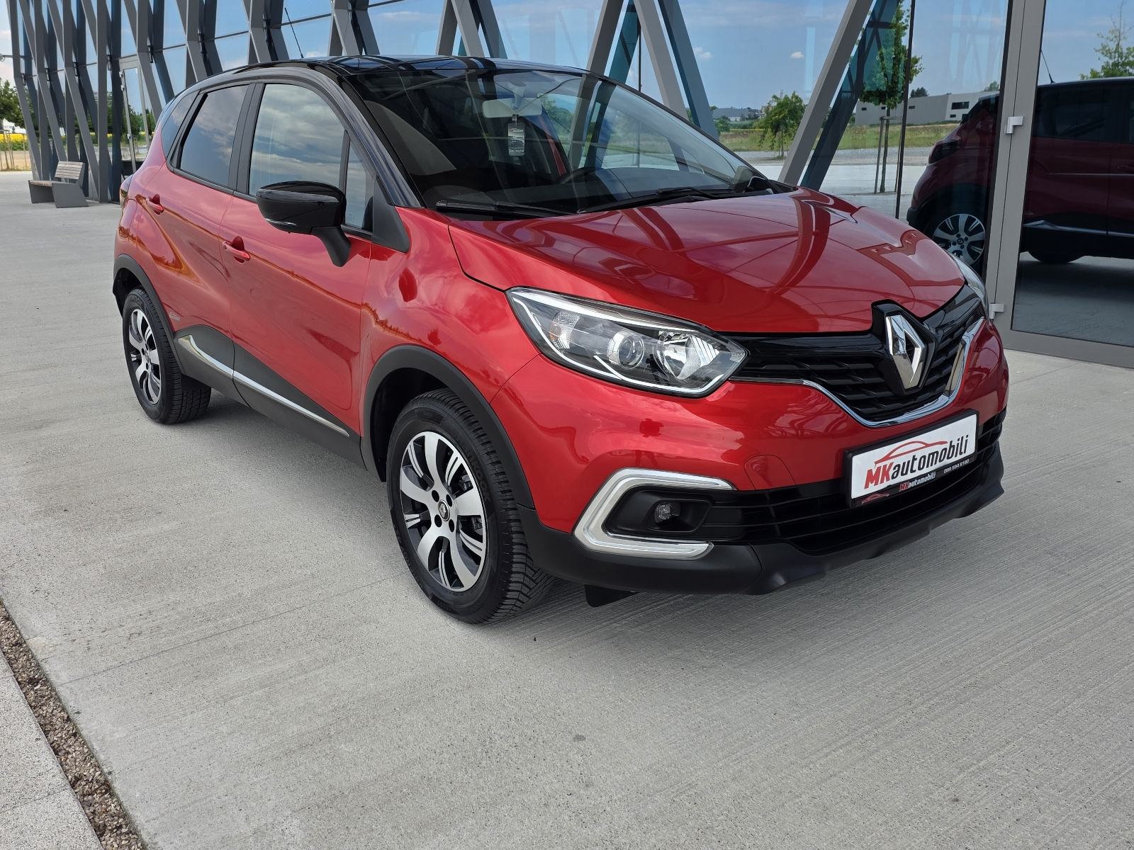 Renault Captur TCe ALU,NAVI,PARK SENZORI,108 T.K.M, fotografija 8