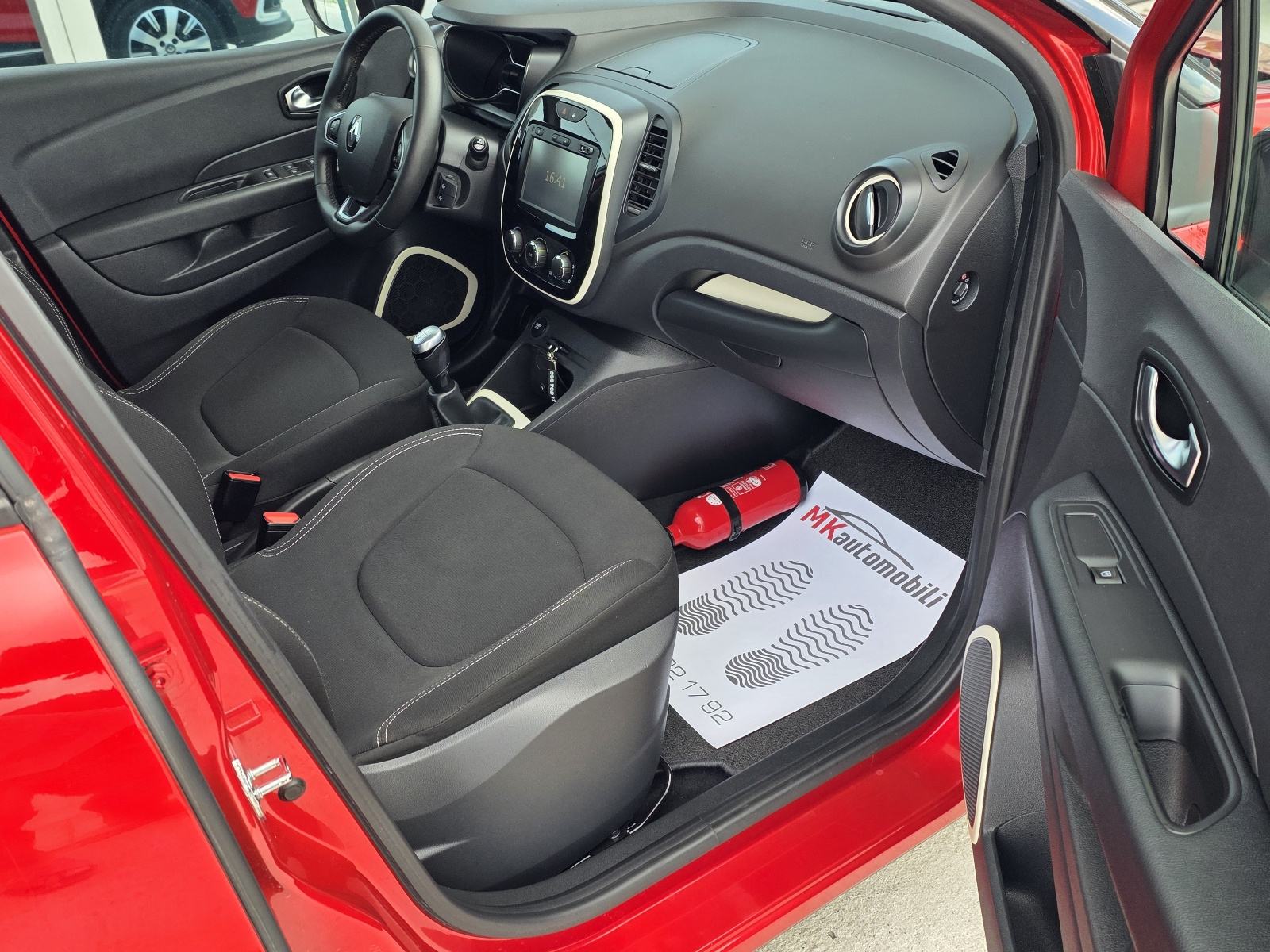 Renault Captur TCe ALU,NAVI,PARK SENZORI,108 T.K.M, fotografija 11