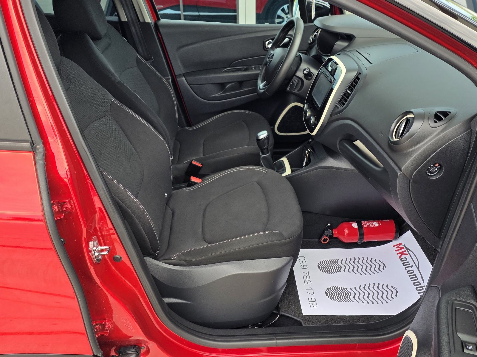 Renault Captur TCe ALU,NAVI,PARK SENZORI,108 T.K.M, fotografija 12