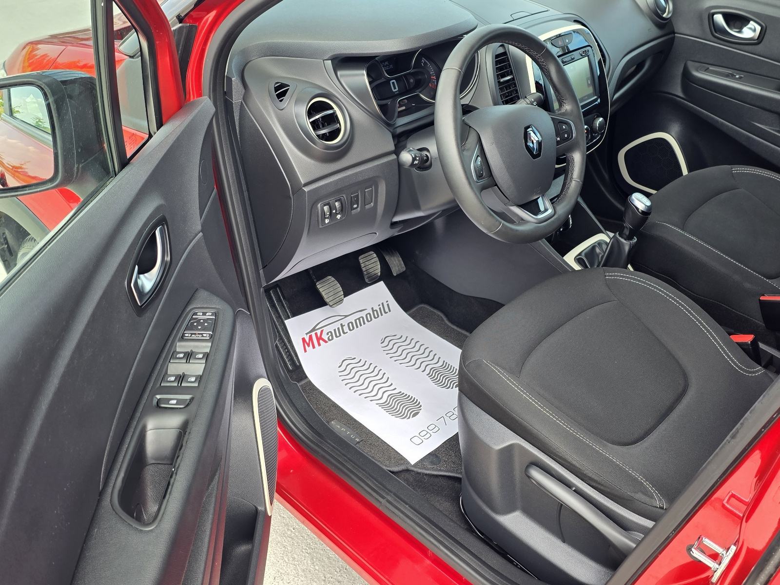 Renault Captur TCe ALU,NAVI,PARK SENZORI,108 T.K.M, fotografija 14