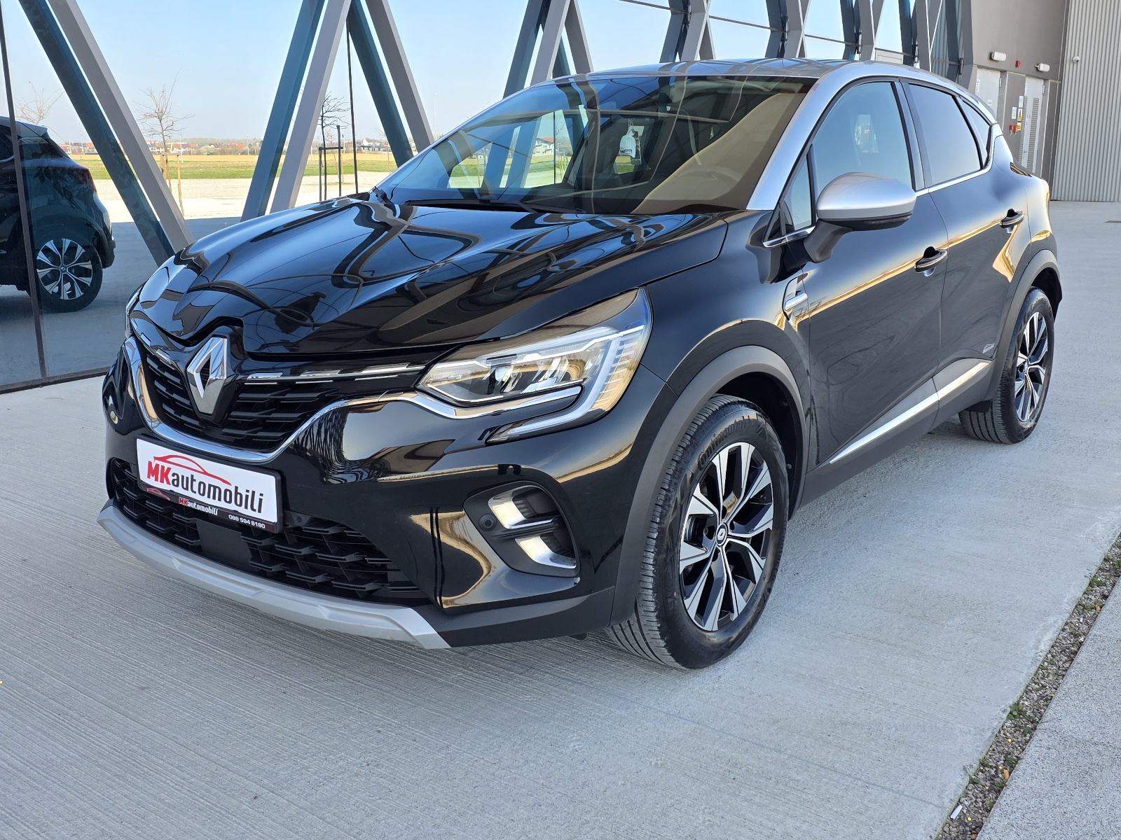 Renault Captur TCe ALU,NAVI,FUL LED,53 T.K.M, fotografija 2
