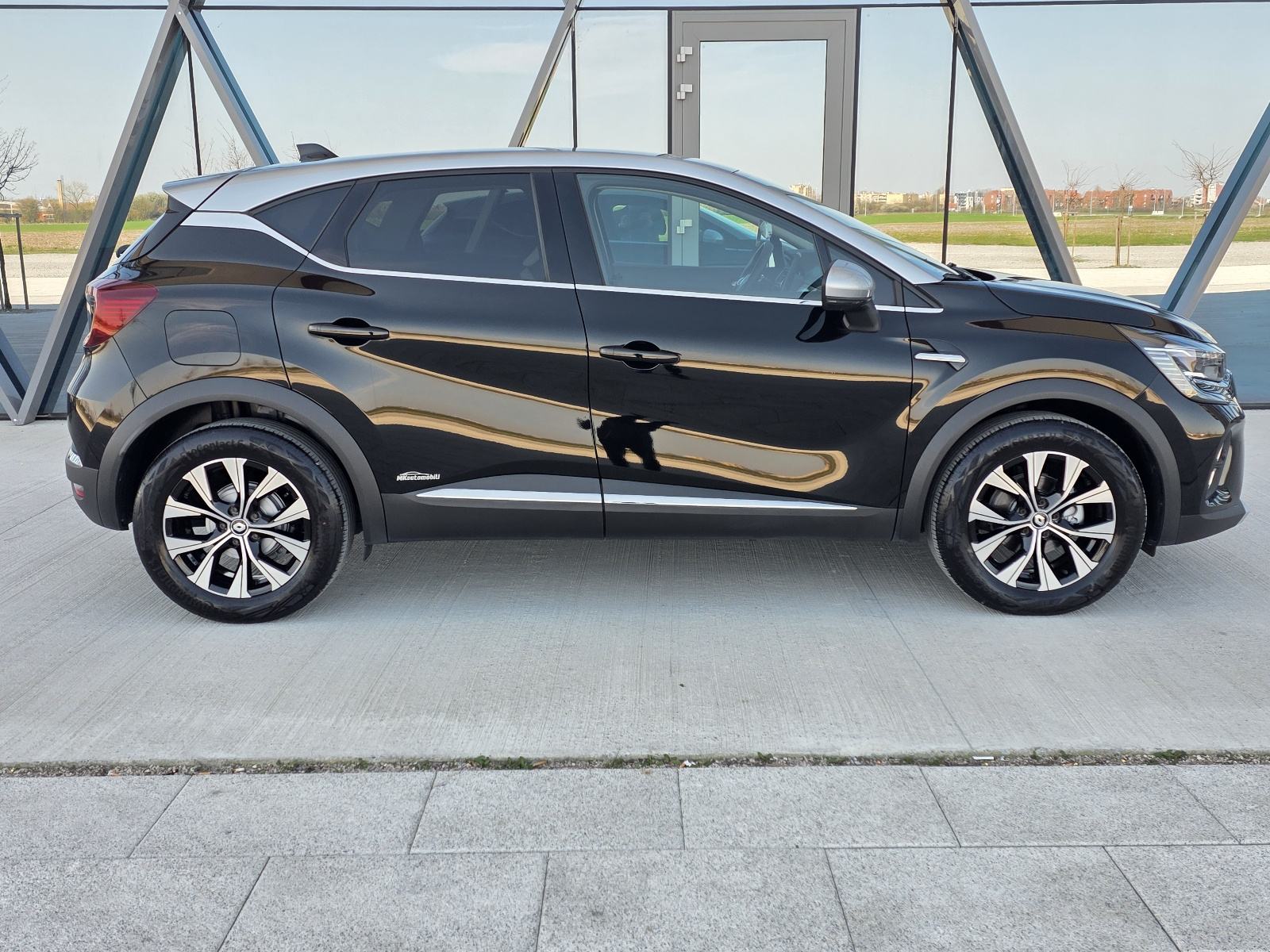 Renault Captur TCe ALU,NAVI,FUL LED,53 T.K.M, fotografija 7