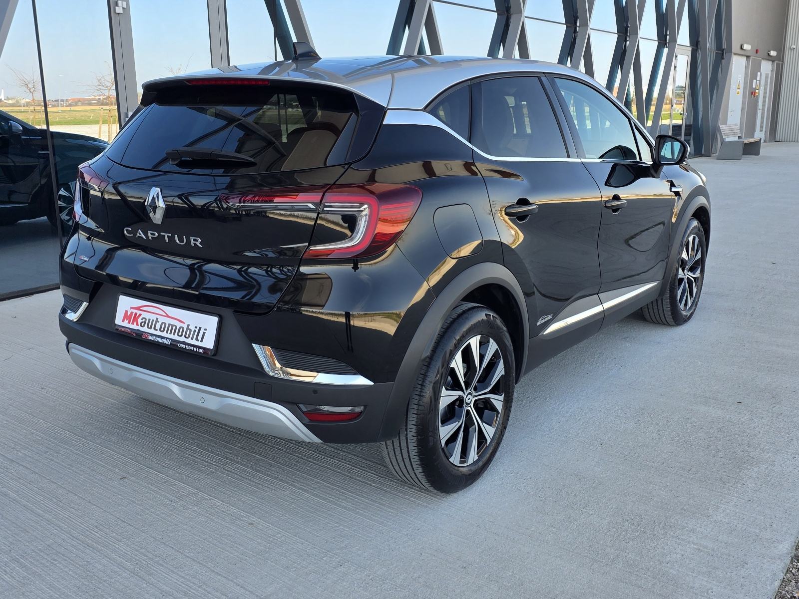 Renault Captur TCe ALU,NAVI,FUL LED,53 T.K.M, fotografija 6