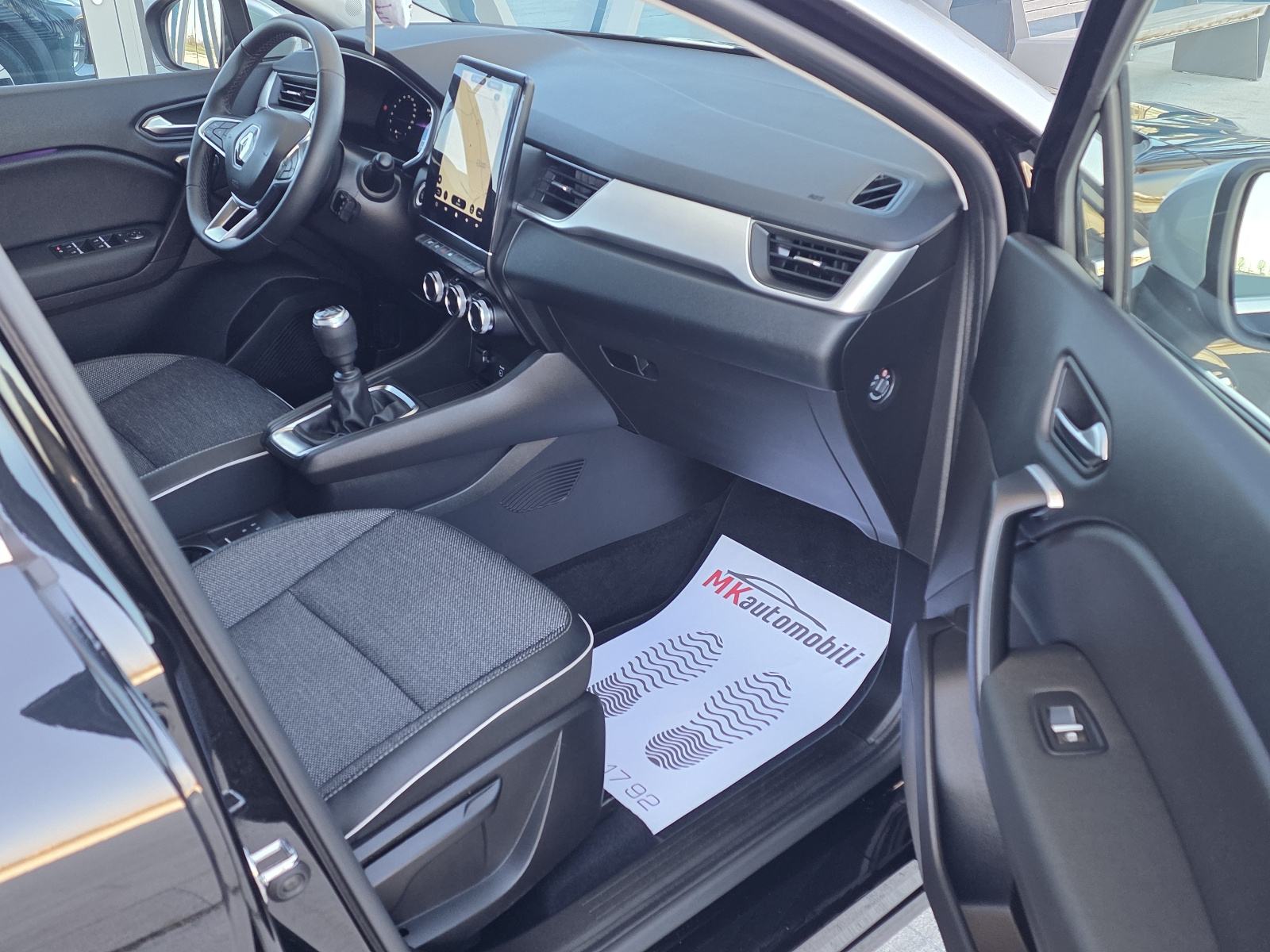 Renault Captur TCe ALU,NAVI,FUL LED,53 T.K.M, fotografija 11