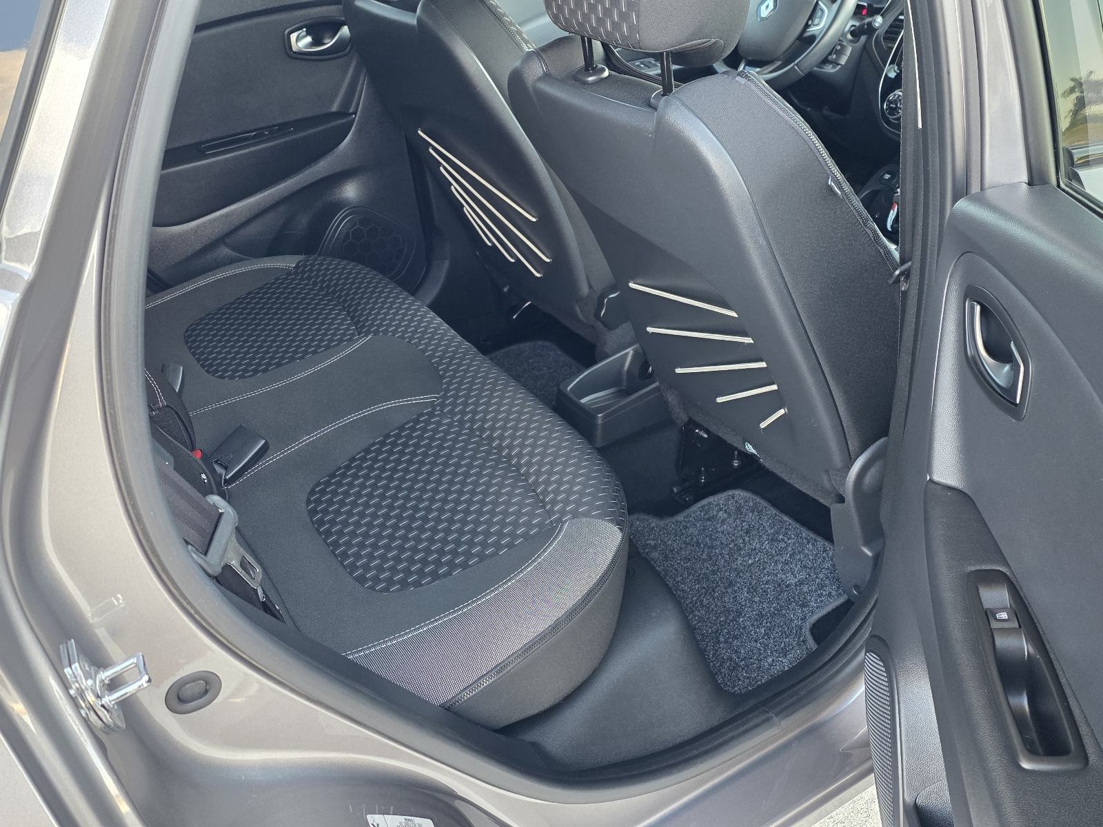 Renault Captur TCe ALU,NAVI,FUL LED, fotografija 10