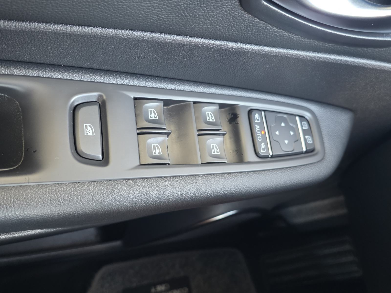 Renault Captur TCe ALU,NAVI,FUL LED, fotografija 13