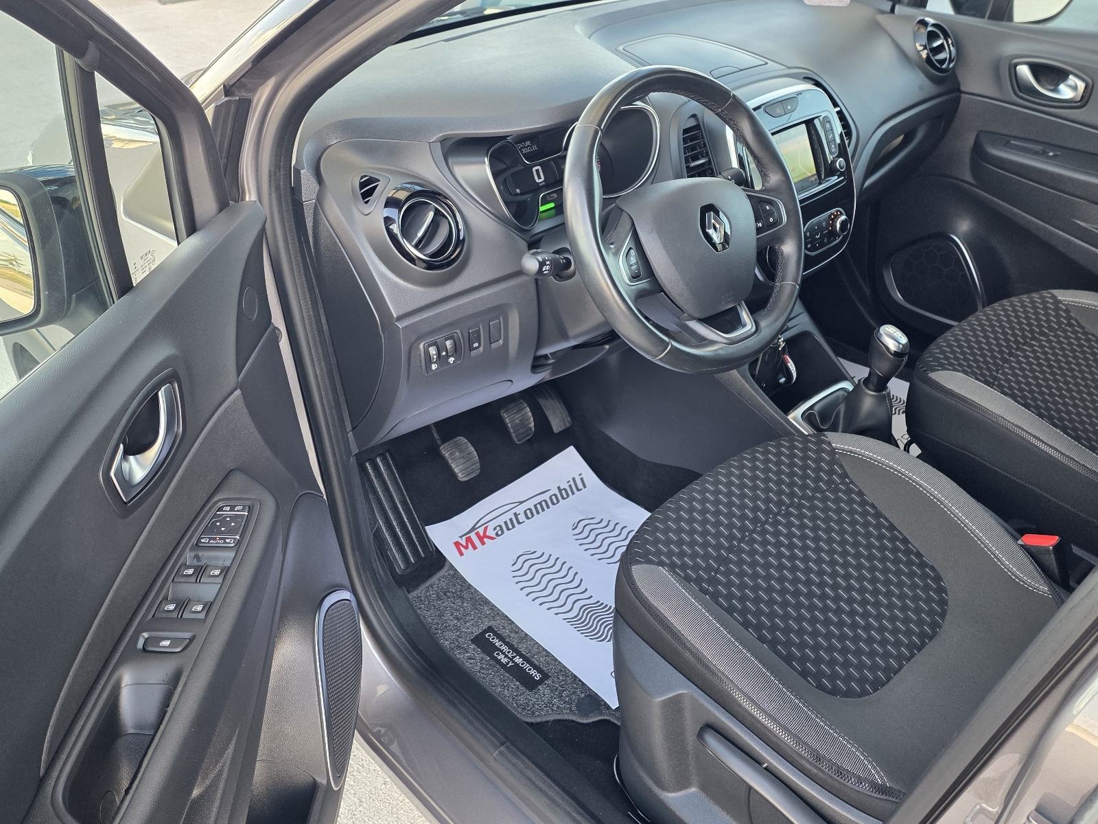 Renault Captur TCe ALU,NAVI,FUL LED, fotografija 16
