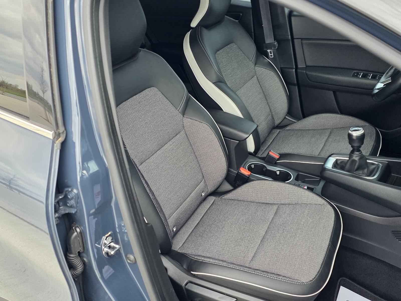 Renault Captur TCE ALU,NAVI,PANORAMA,FUL LED, fotografija 12