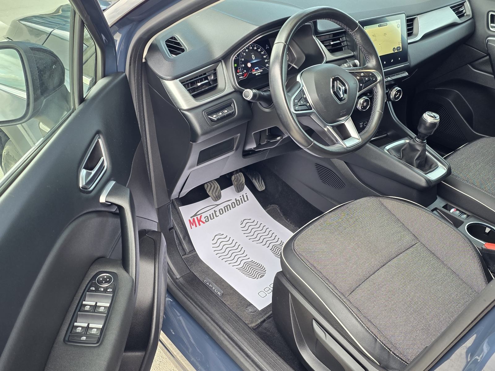 Renault Captur TCE ALU,NAVI,PANORAMA,FUL LED, fotografija 15