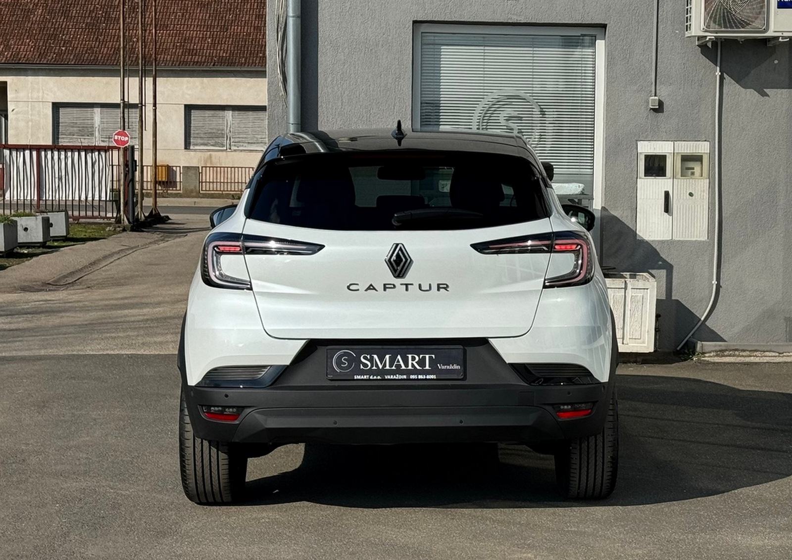 Renault CAPTUR techno TCe 160 EDC-2025,LED,GR.SJ. CRNI KROV, fotografija 9