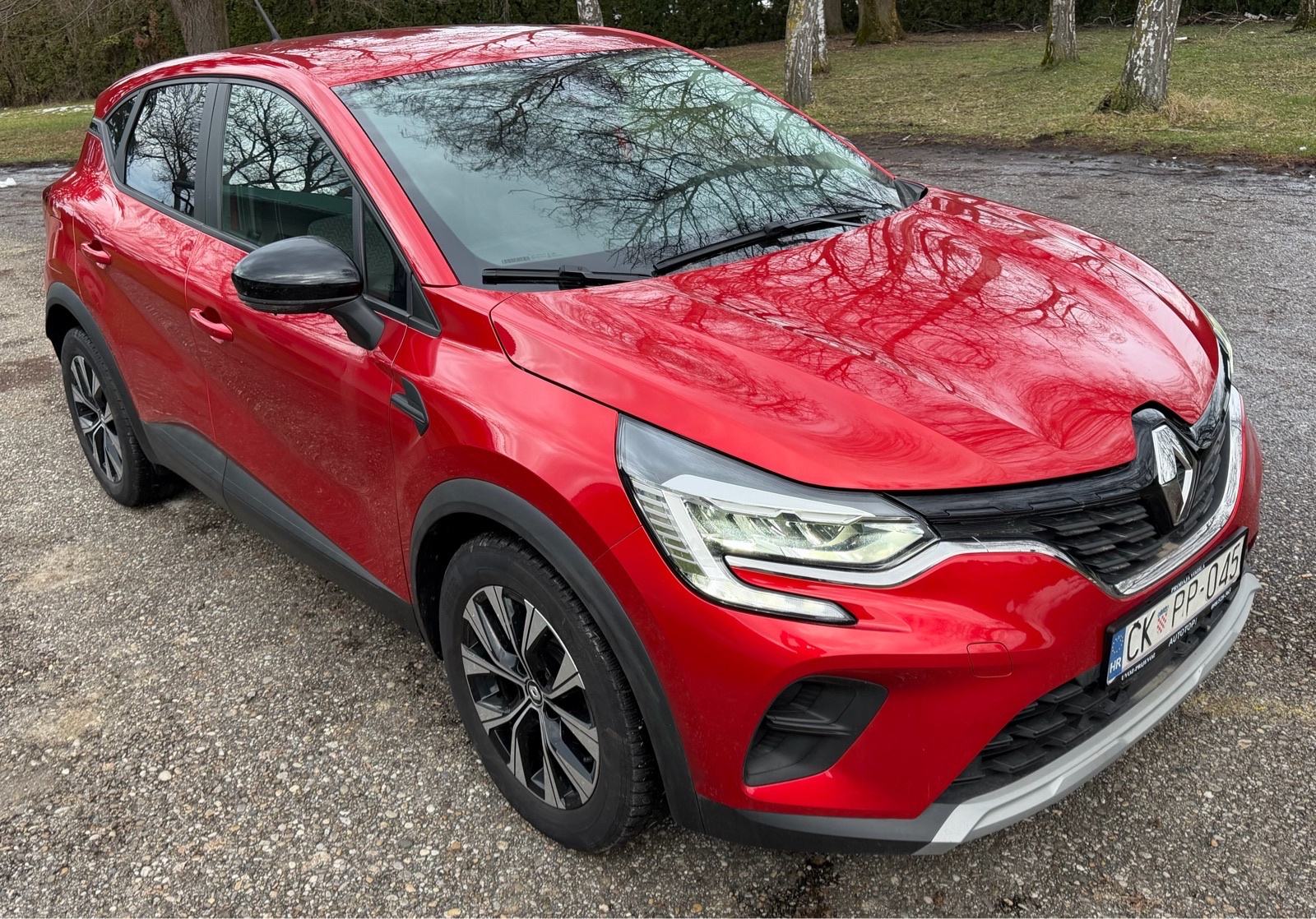 Renault Captur TCe, Full Led, NaviCarPlay, Pdc, Asistencije, Servisna, fotografija 3