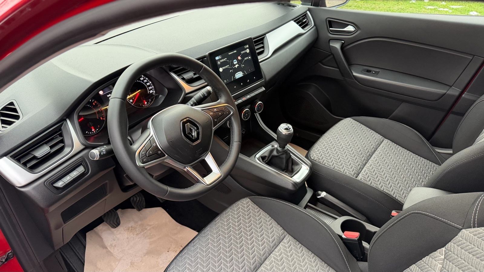 Renault Captur TCe, Full Led, NaviCarPlay, Pdc, Asistencije, Servisna, fotografija 16