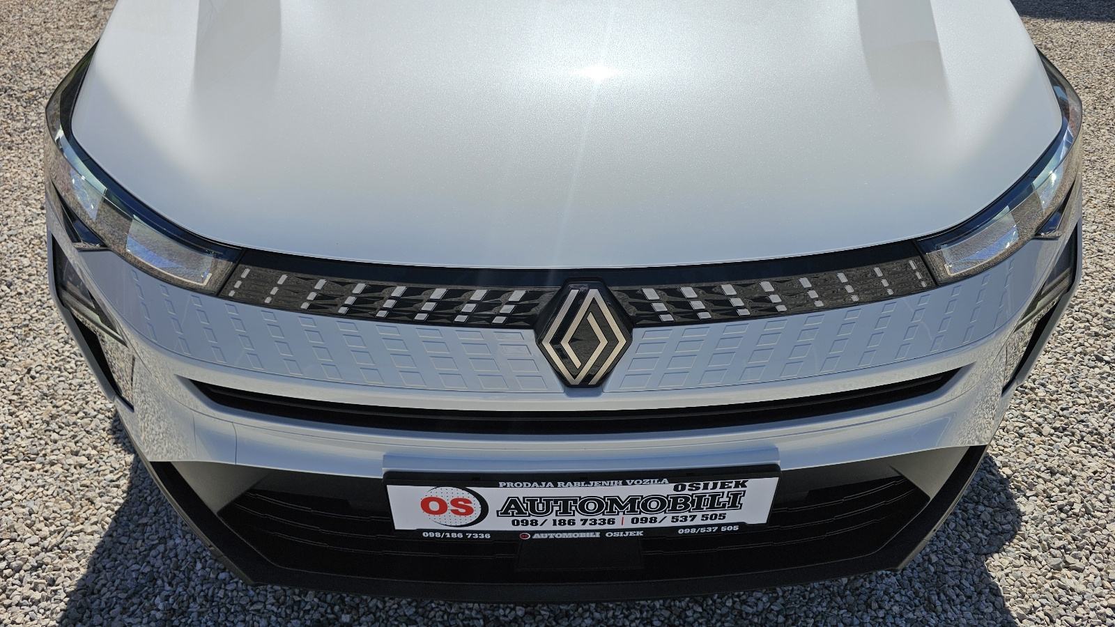 Renault Captur TCe FUUL LED,,TEMPOMAT,GR.SJ,ALU,P.KAMERA,21000KM,, fotografija 5