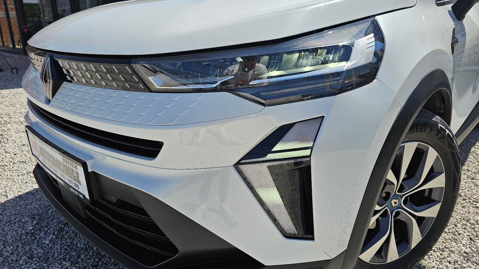 Renault Captur TCe FUUL LED,,TEMPOMAT,GR.SJ,ALU,P.KAMERA,21000KM,, fotografija 4