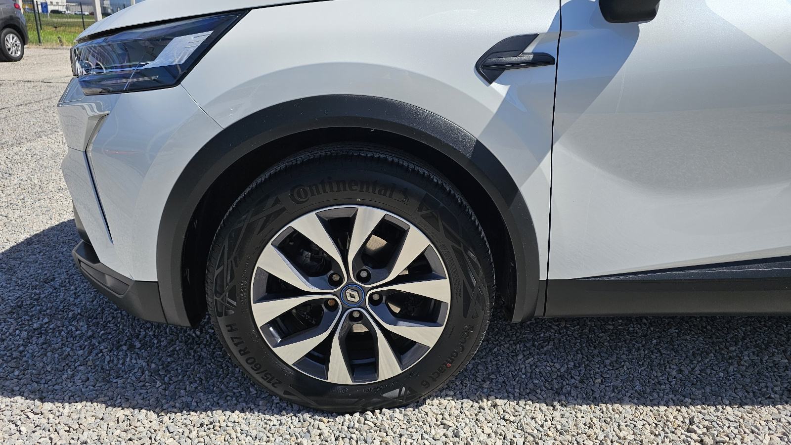 Renault Captur TCe FUUL LED,,TEMPOMAT,GR.SJ,ALU,P.KAMERA,21000KM,, fotografija 6