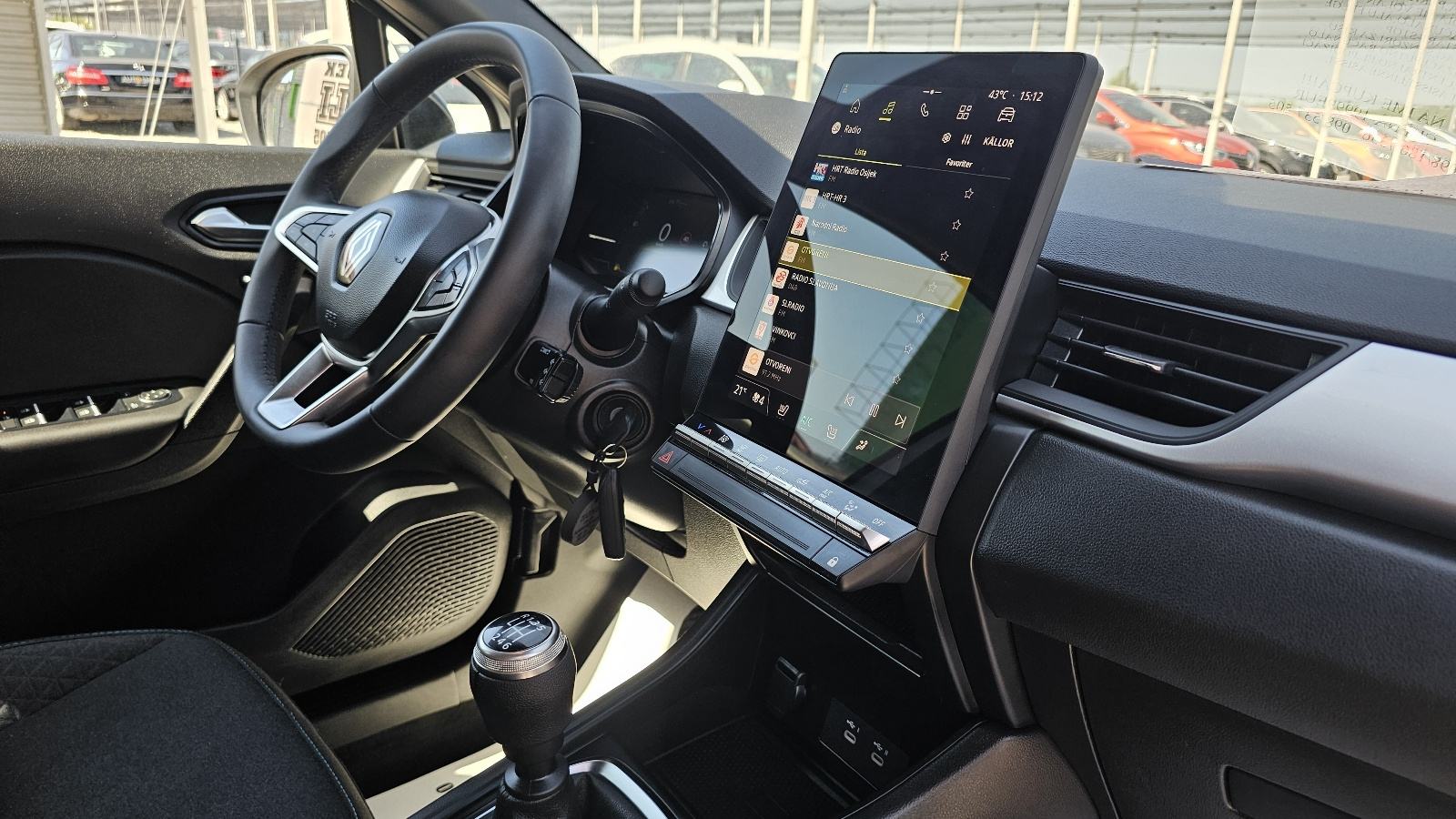 Renault Captur TCe FUUL LED,,TEMPOMAT,GR.SJ,ALU,P.KAMERA,21000KM,, fotografija 11