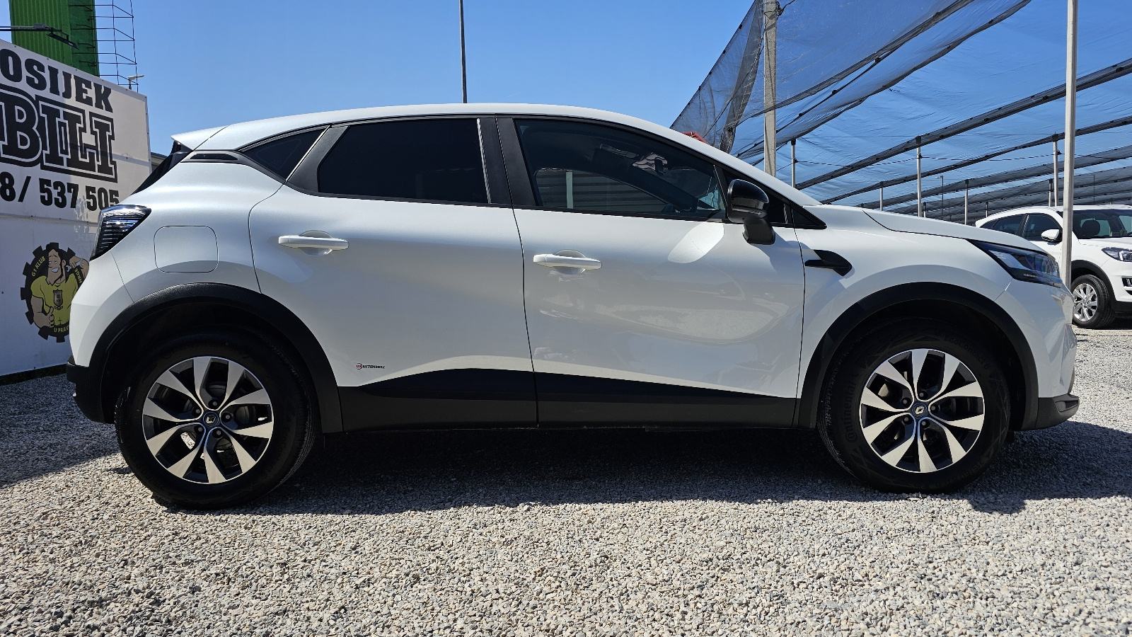 Renault Captur TCe FUUL LED,,TEMPOMAT,GR.SJ,ALU,P.KAMERA,21000KM,, fotografija 8