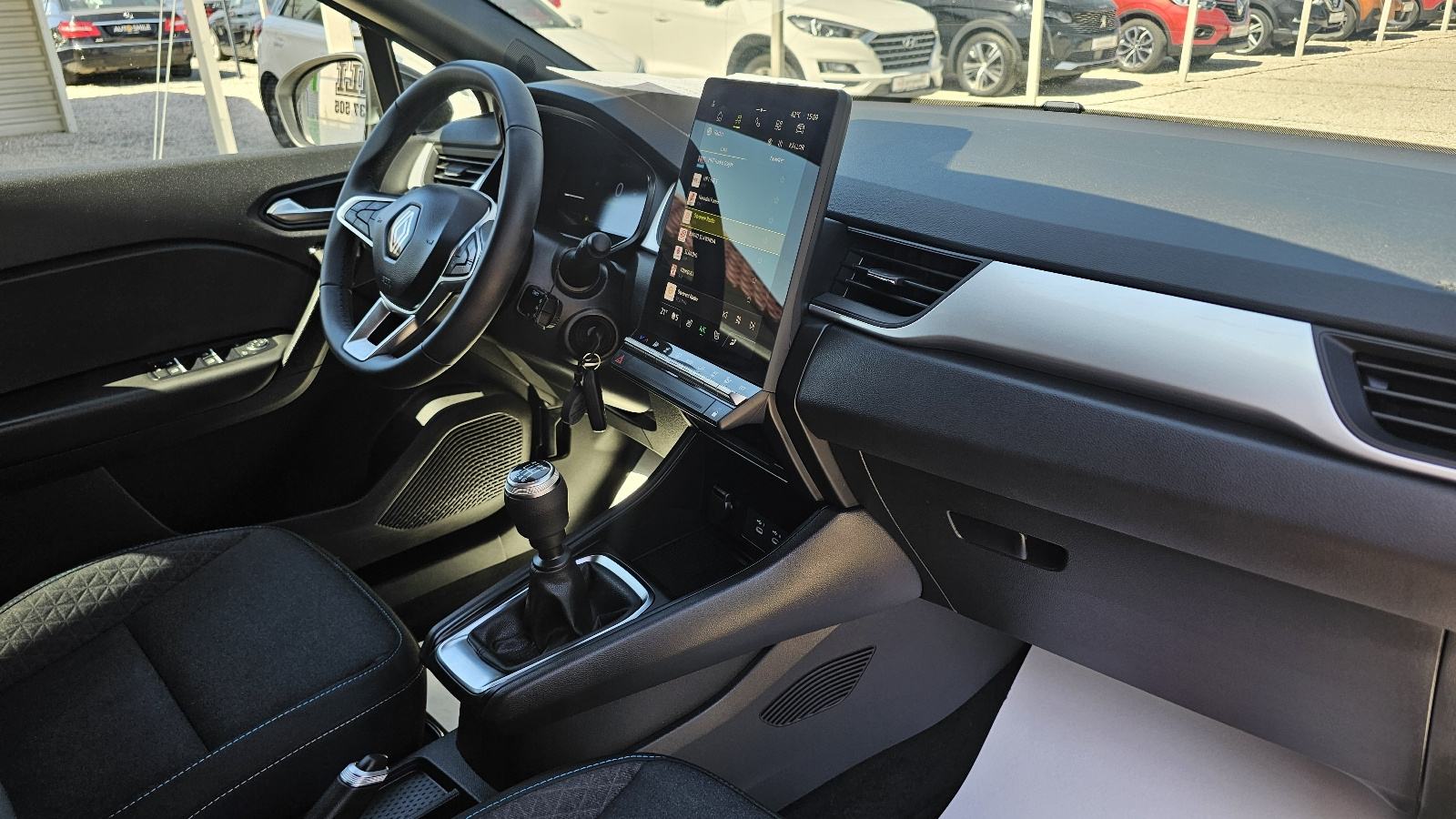 Renault Captur TCe FUUL LED,,TEMPOMAT,GR.SJ,ALU,P.KAMERA,21000KM,, fotografija 20