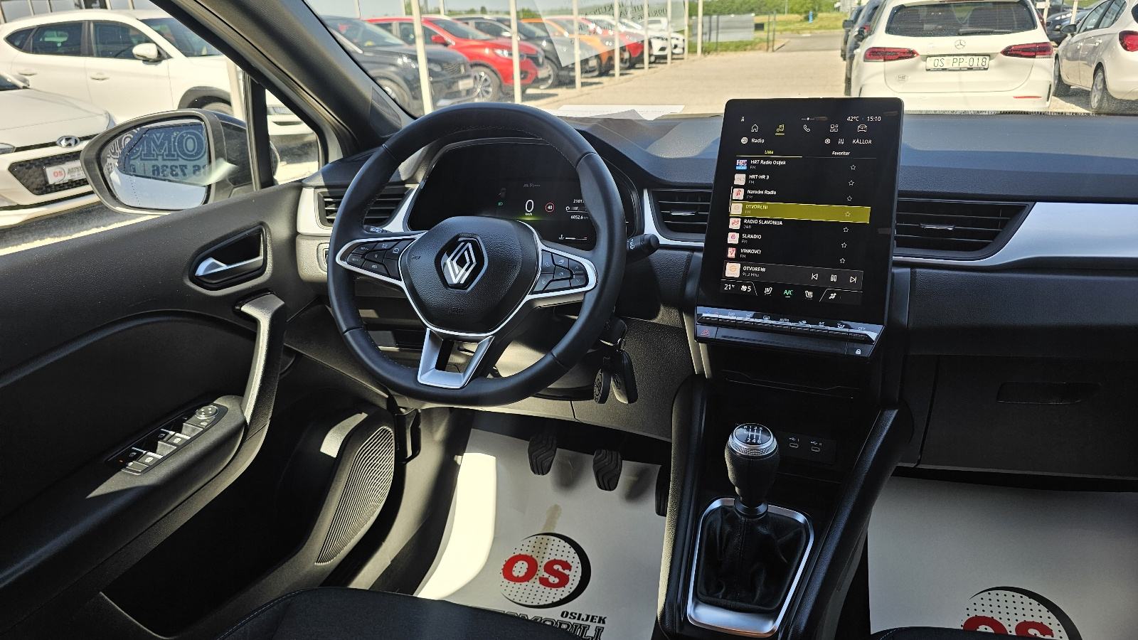 Renault Captur TCe FUUL LED,,TEMPOMAT,GR.SJ,ALU,P.KAMERA,21000KM,, fotografija 18