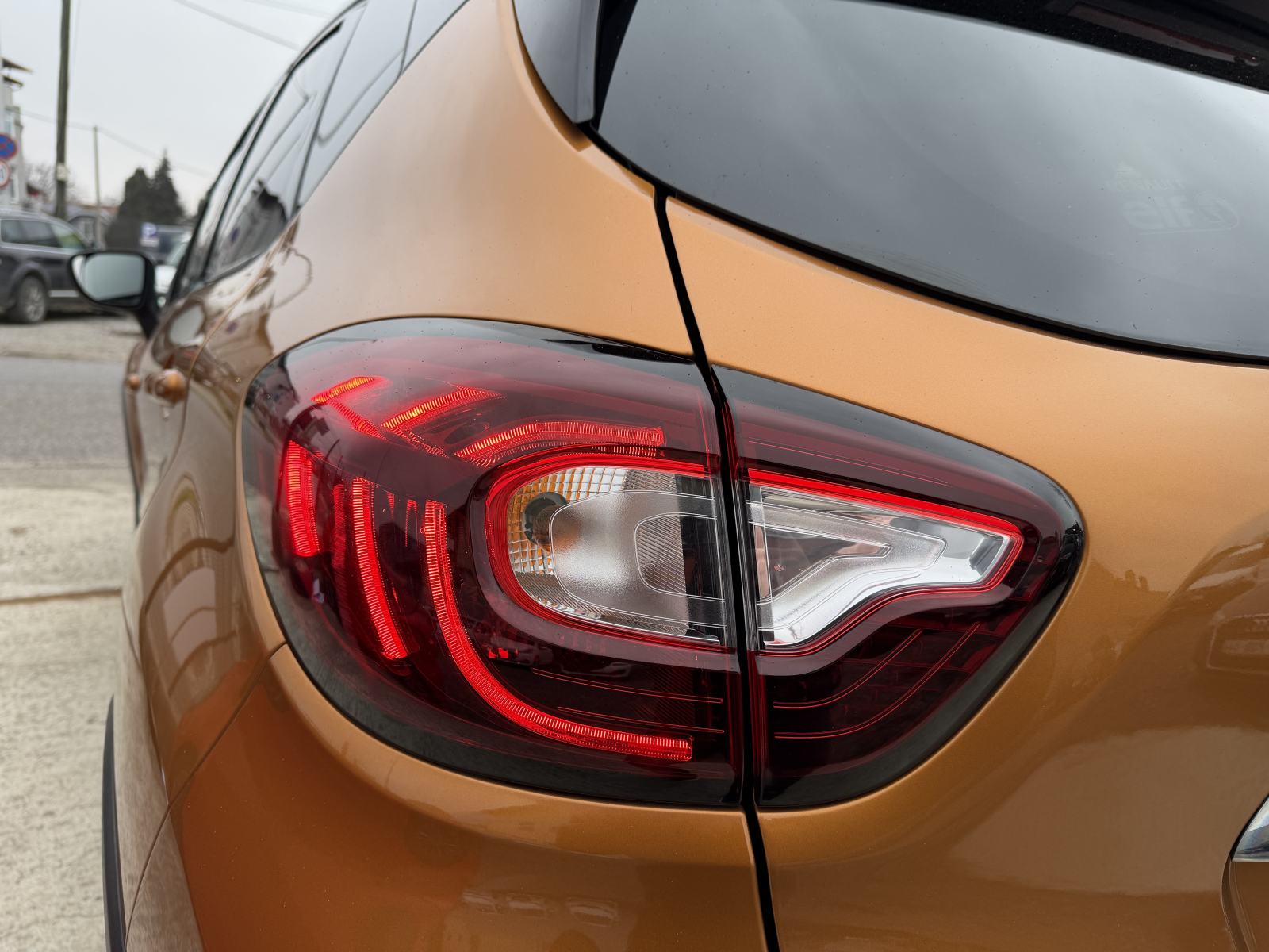 Renault Captur TCe INTENS -POTVRDA KM/JAMSTVO-LED-NAVI-90 KS-MOD.2019, fotografija 11