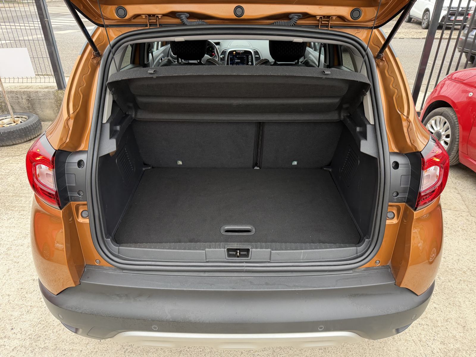 Renault Captur TCe INTENS -POTVRDA KM/JAMSTVO-LED-NAVI-90 KS-MOD.2019, fotografija 9