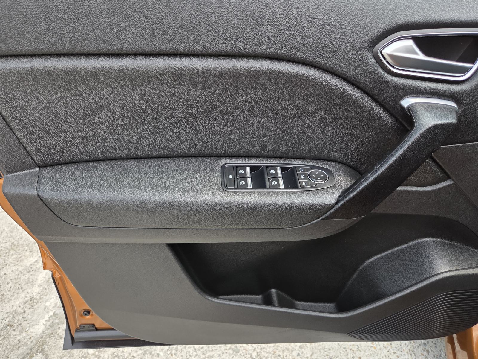 Renault Captur TCe mod.2021-"INTENSE"-FULL-SERVISNA-GARANCIJA, fotografija 15