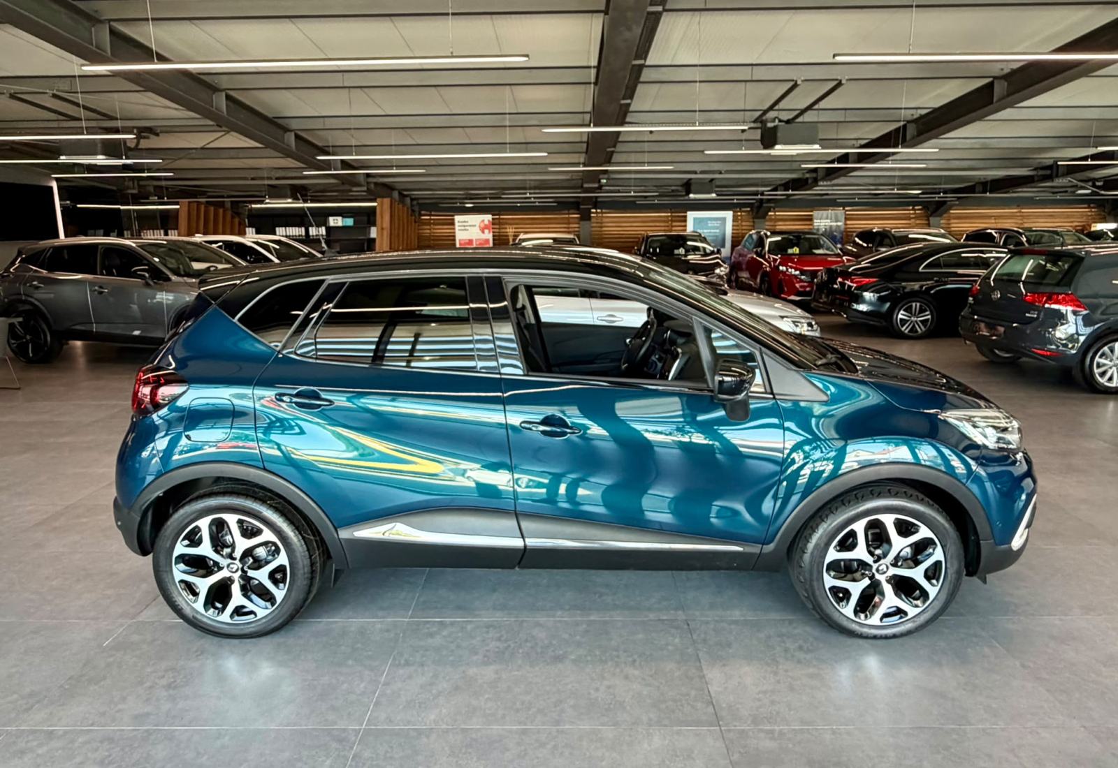 Renault Captur 0.9 TCe NAVI • KLIMA • REGISTRIRAN • LEASING: 240,00€, fotografija 9