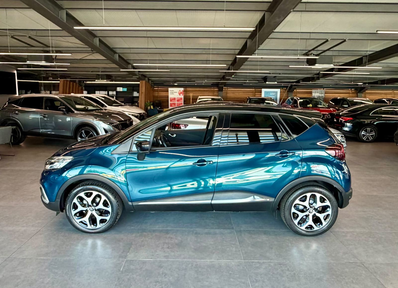Renault Captur 0.9 TCe NAVI • KLIMA • REGISTRIRAN • LEASING: 240,00€, fotografija 4