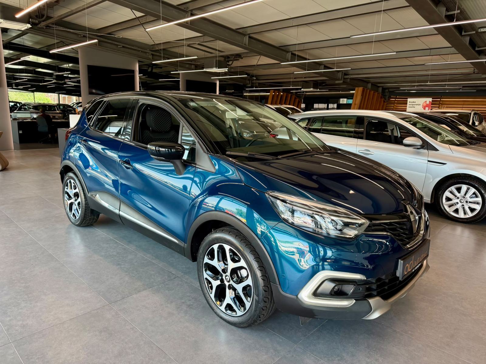 Renault Captur 0.9 TCe NAVI • KLIMA • REGISTRIRAN • LEASING: 240,00€, fotografija 10