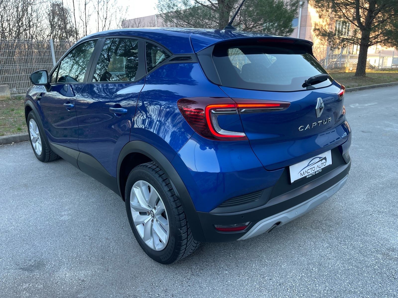 Renault Captur TCe TOP STANJE!!!!, fotografija 13