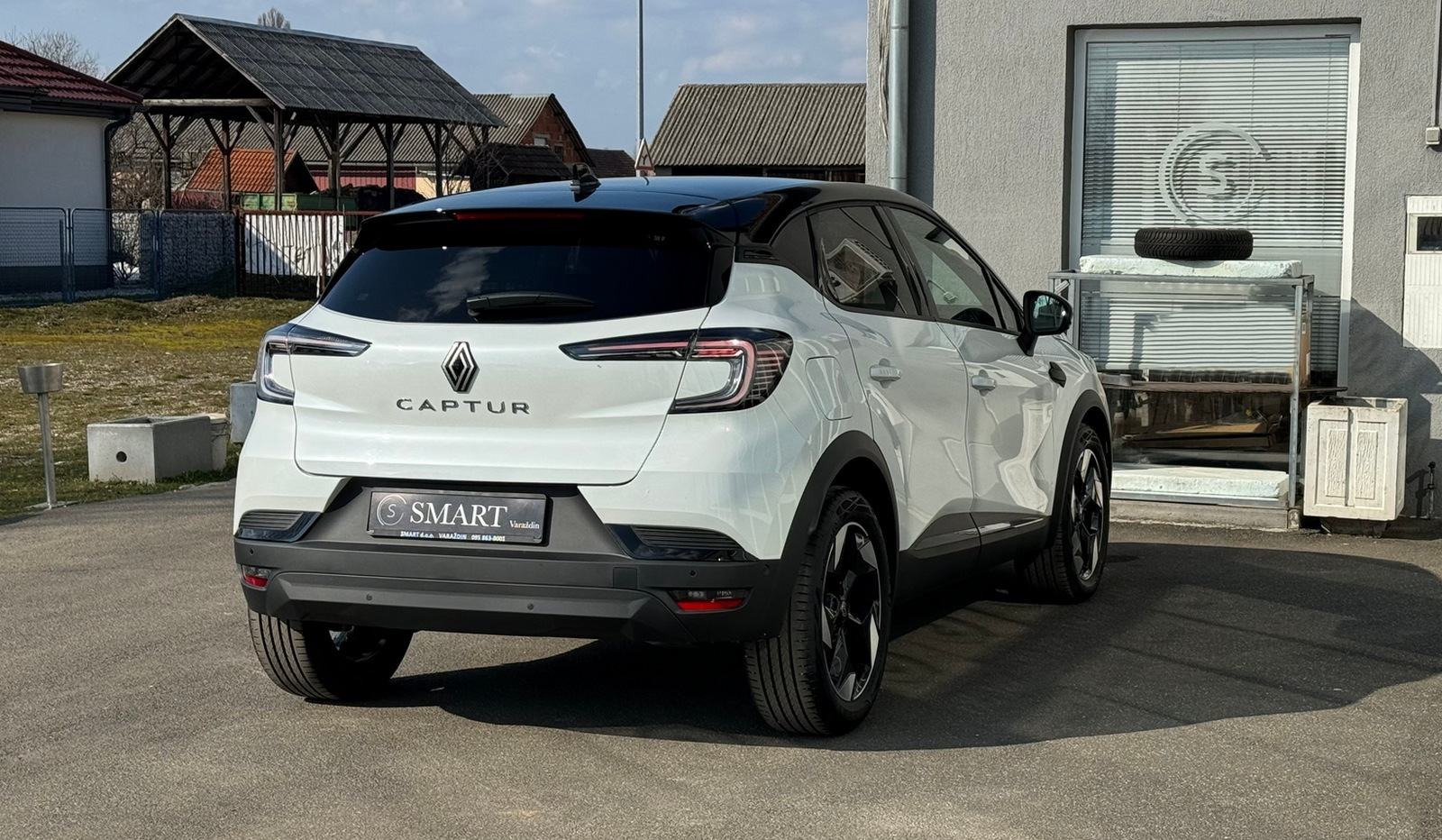 Renault CAPTUR techno TCe 160 EDC-2025,LED,GR.SJ. CRNI KROV, fotografija 4