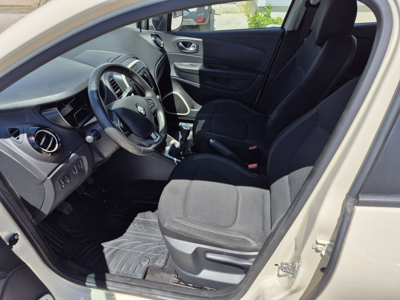 Renault Captur ZEN 0.9 TCE, fotografija 7