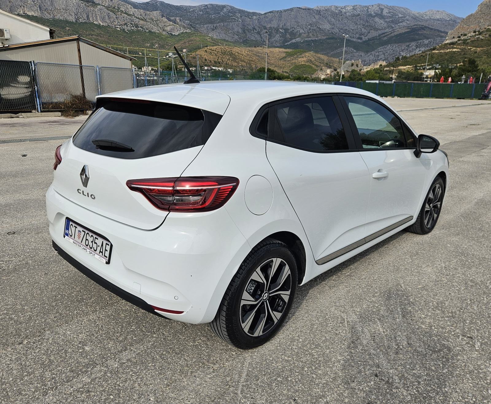 RENAULT CLIO 1.0 TCE 90 • SAMO 19.000 KM • PRVI VLASNIK • ST AUTO, fotografija 5