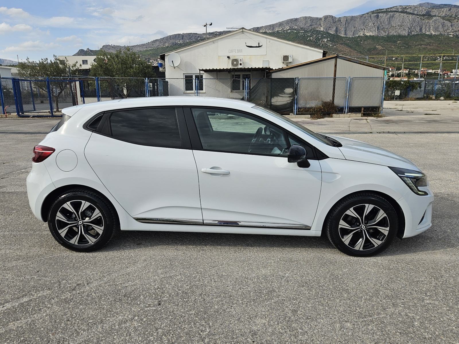 RENAULT CLIO 1.0 TCE 90 • SAMO 19.000 KM • PRVI VLASNIK • ST AUTO, fotografija 4