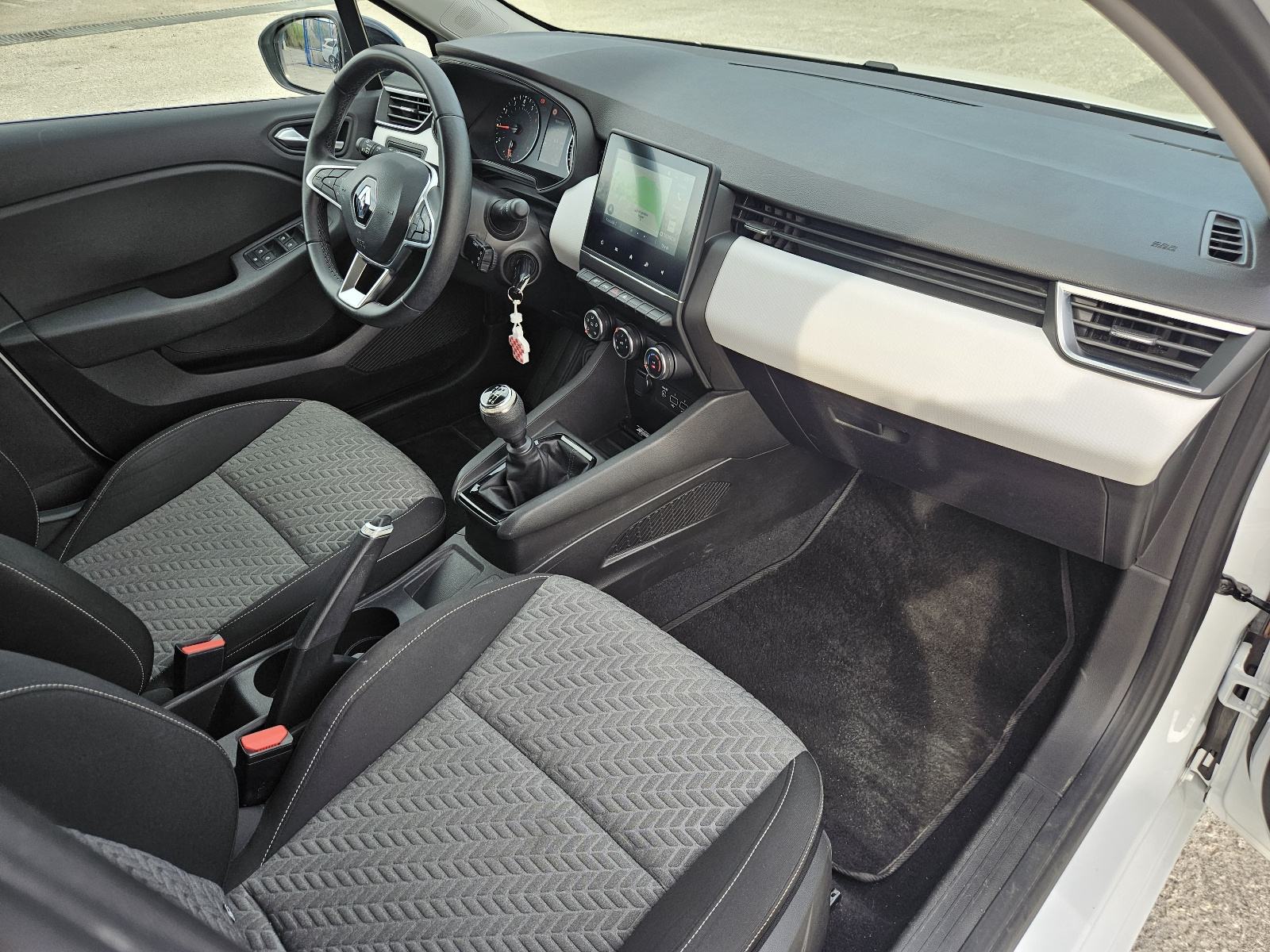 RENAULT CLIO 1.0 TCE 90 • SAMO 19.000 KM • PRVI VLASNIK • ST AUTO, fotografija 10