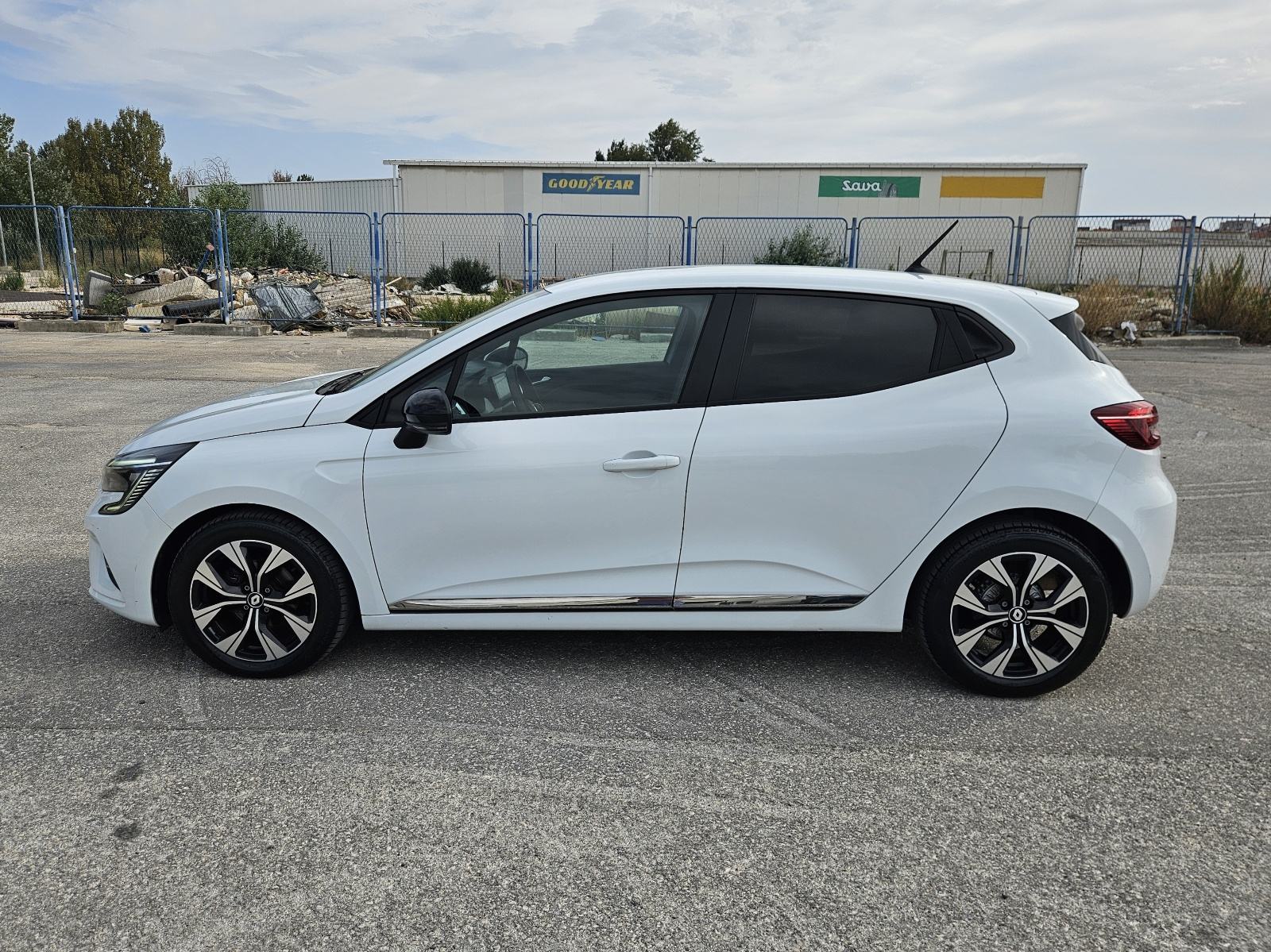 RENAULT CLIO 1.0 TCE 90 • SAMO 19.000 KM • PRVI VLASNIK • ST AUTO, fotografija 8