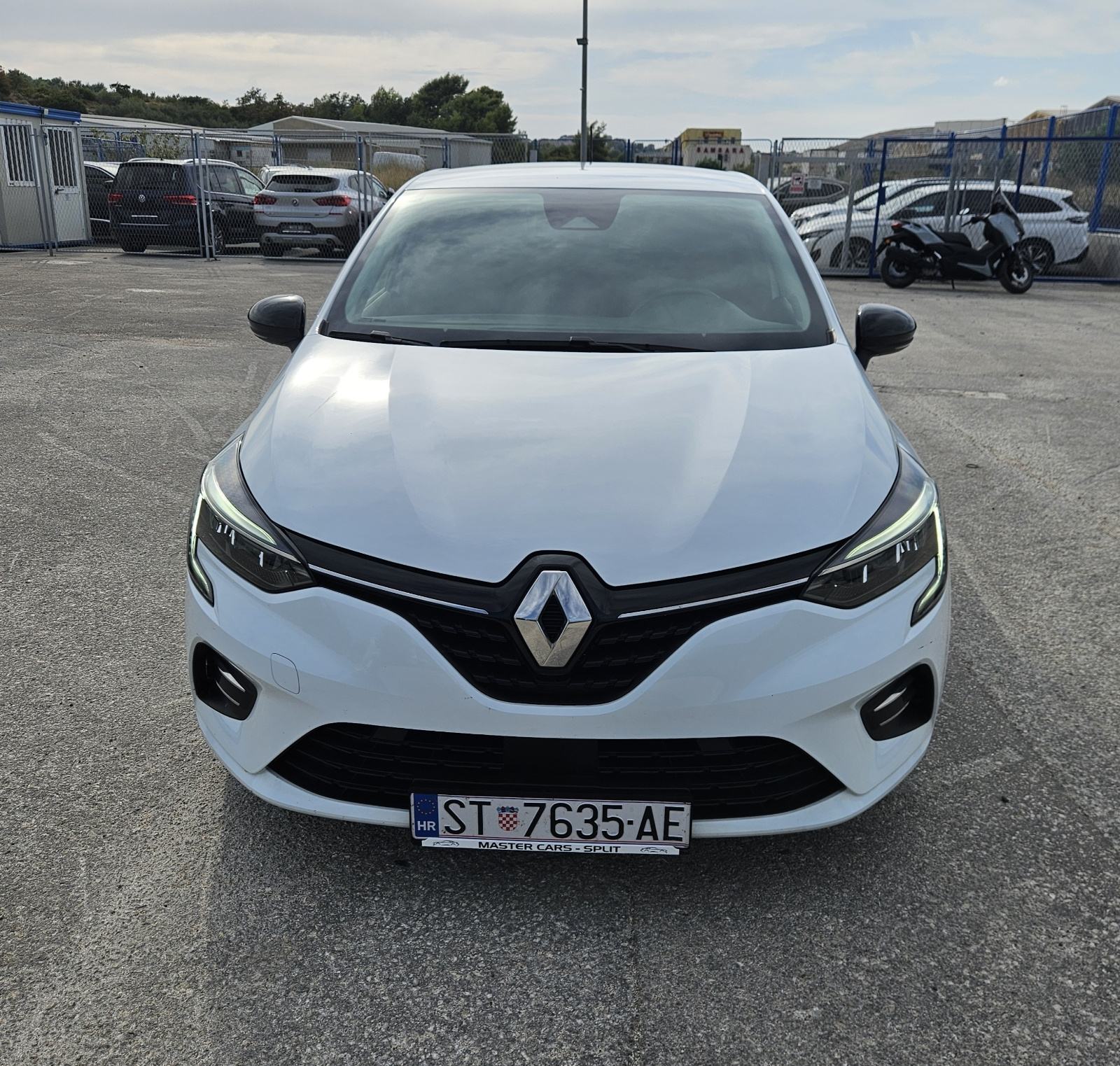 RENAULT CLIO 1.0 TCE 90 • SAMO 19.000 KM • PRVI VLASNIK • ST AUTO, fotografija 2