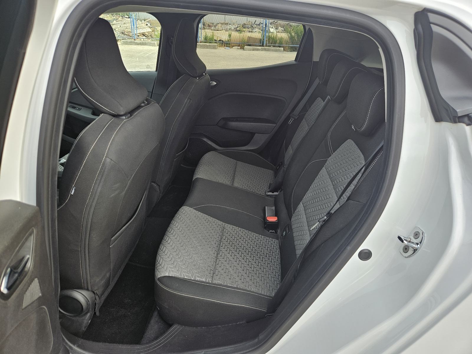 RENAULT CLIO 1.0 TCE 90 • SAMO 19.000 KM • PRVI VLASNIK • ST AUTO, fotografija 11