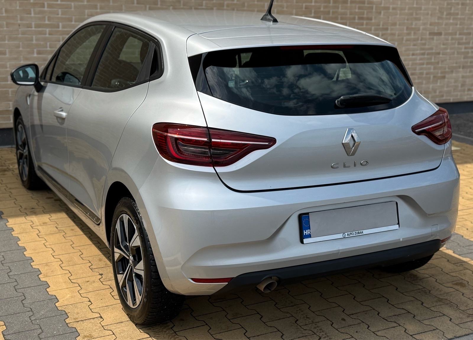 Renault Clio 1.0 TCe Limited•FULL LED•KAO NOV•GARANCIJA, fotografija 8