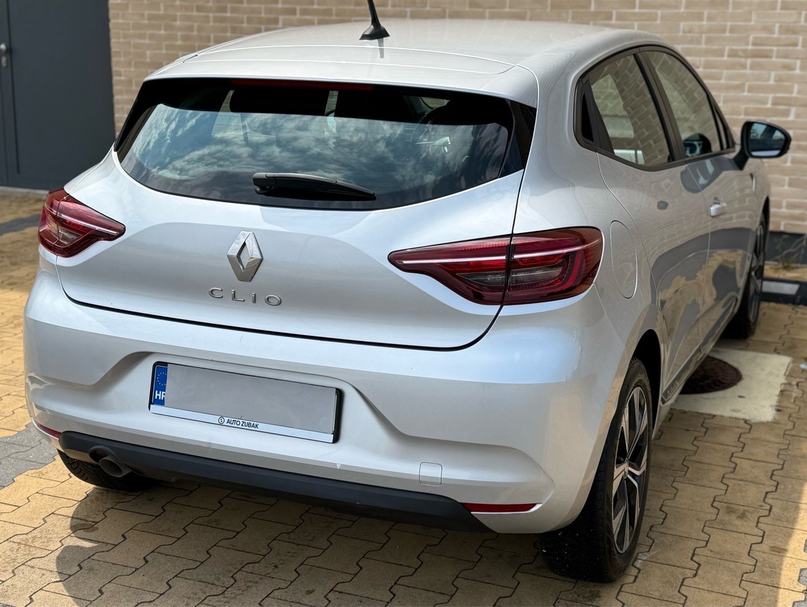 Renault Clio 1.0 TCe Limited•FULL LED•KAO NOV•GARANCIJA, fotografija 10