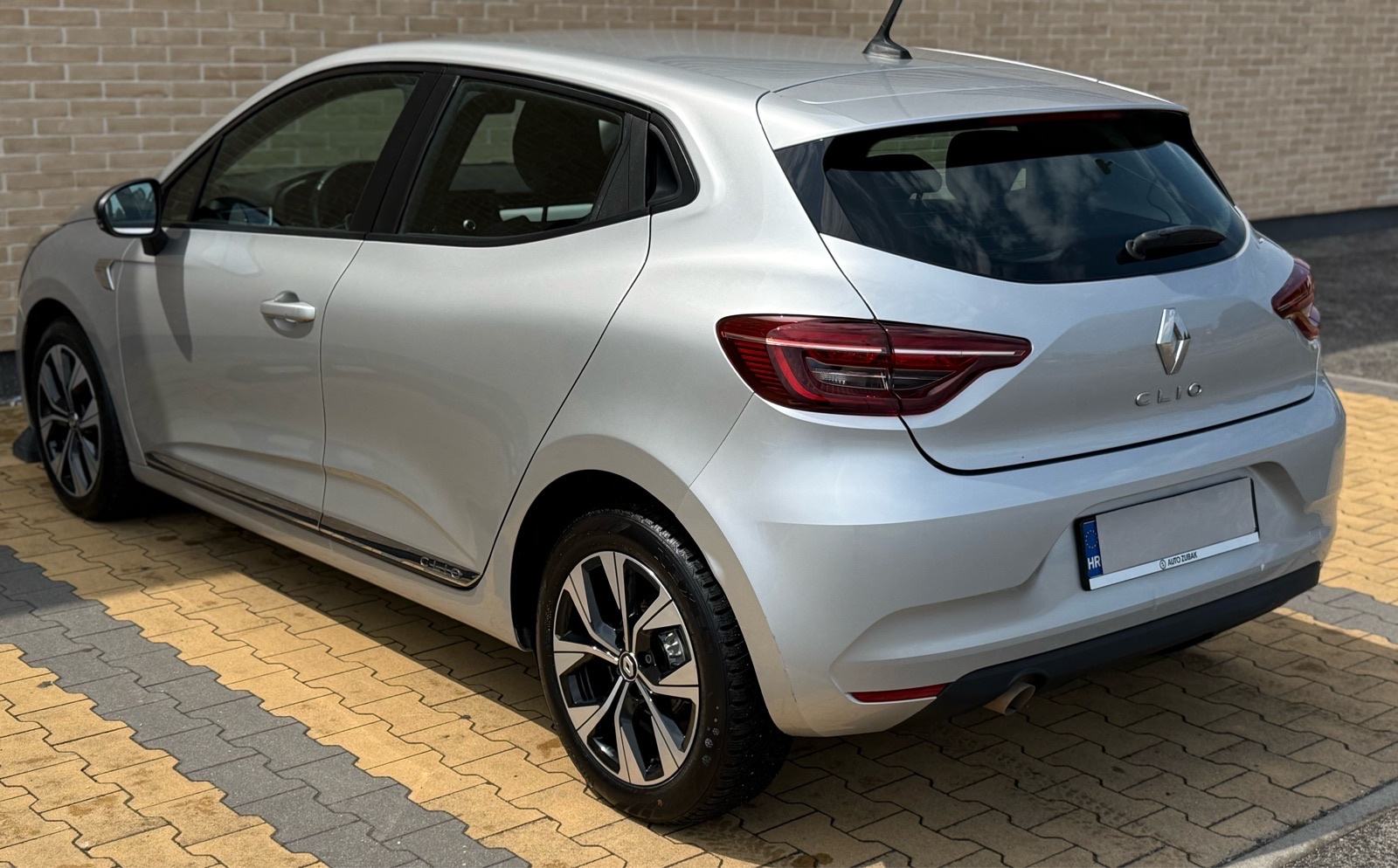 Renault Clio 1.0 TCe Limited•FULL LED•KAO NOV•GARANCIJA, fotografija 7