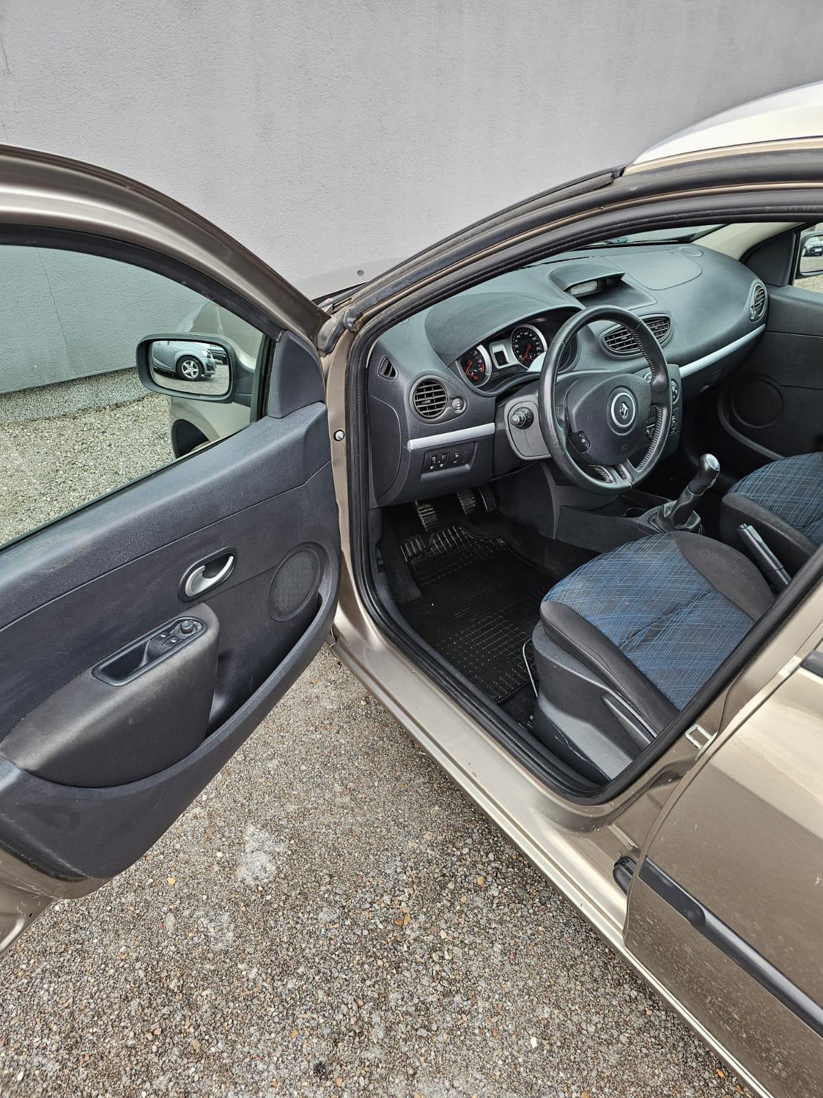 Renault Clio 1,2 16V , 121000 km , 2009 g. kartice 24/36 rata, fotografija 8