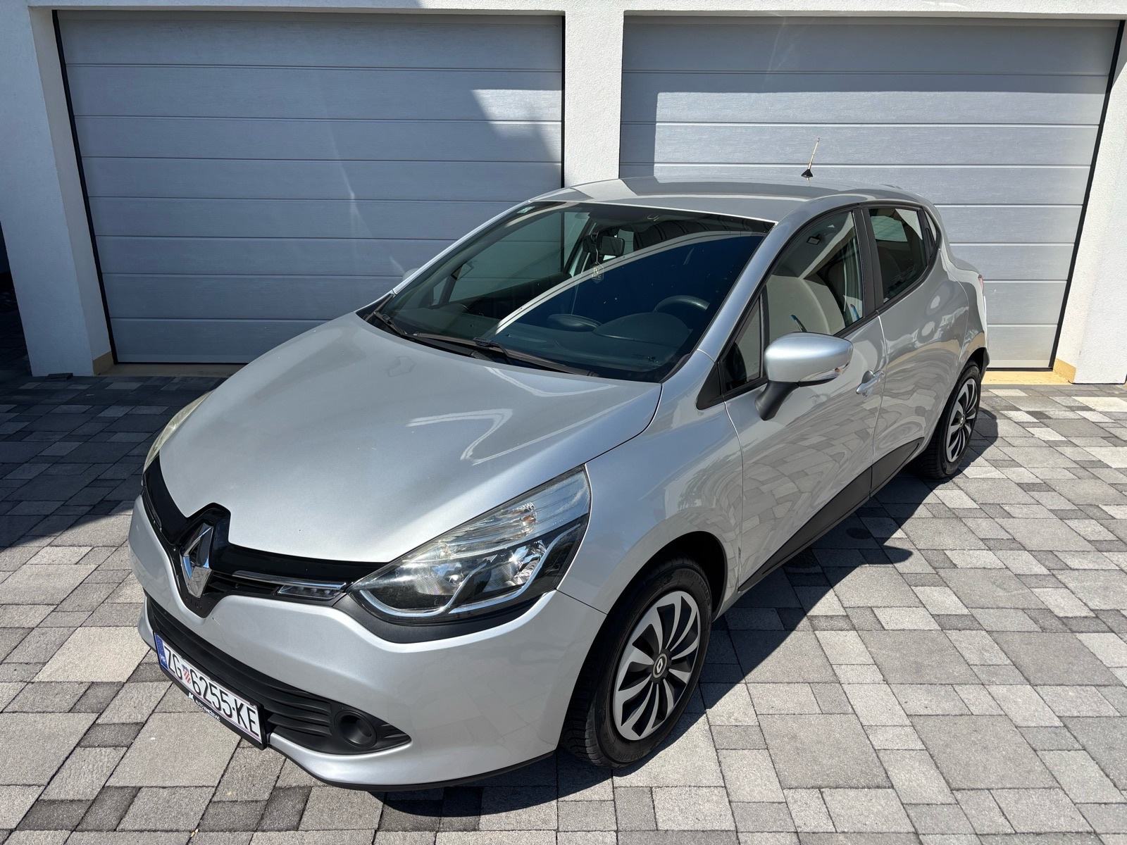 Renault Clio 1,2 16V •HR AUTO• V servis• Reg 10.mj, fotografija 1