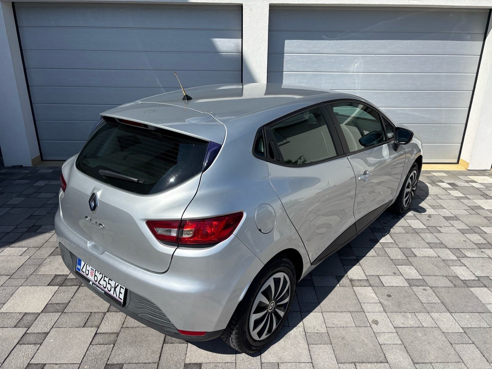 Renault Clio 1,2 16V •HR AUTO• V servis• Reg 10.mj, fotografija 6